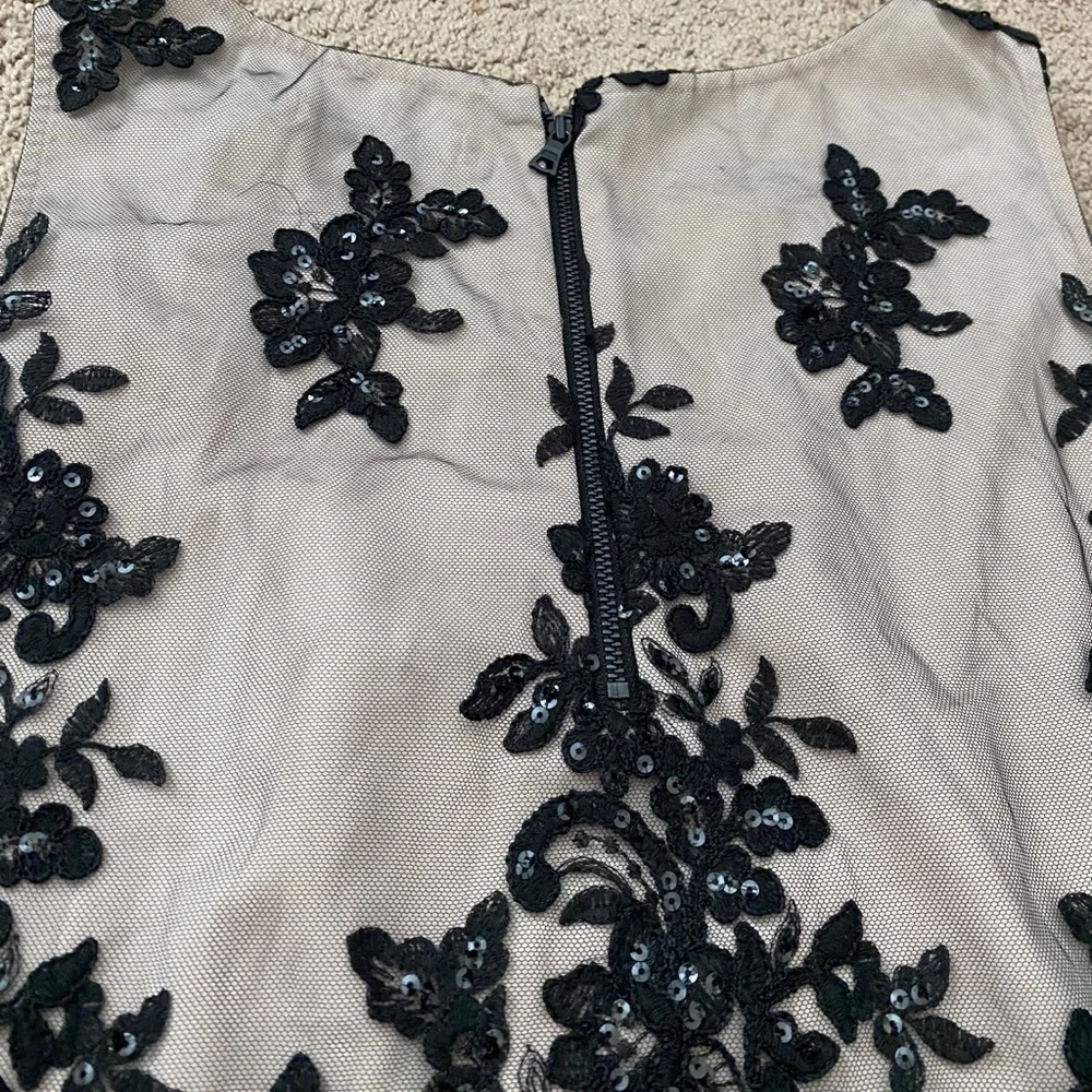 Alice + Olivia Black Lace Overlay Cream Crop Top and Shorts Set - Picture 8 of 11